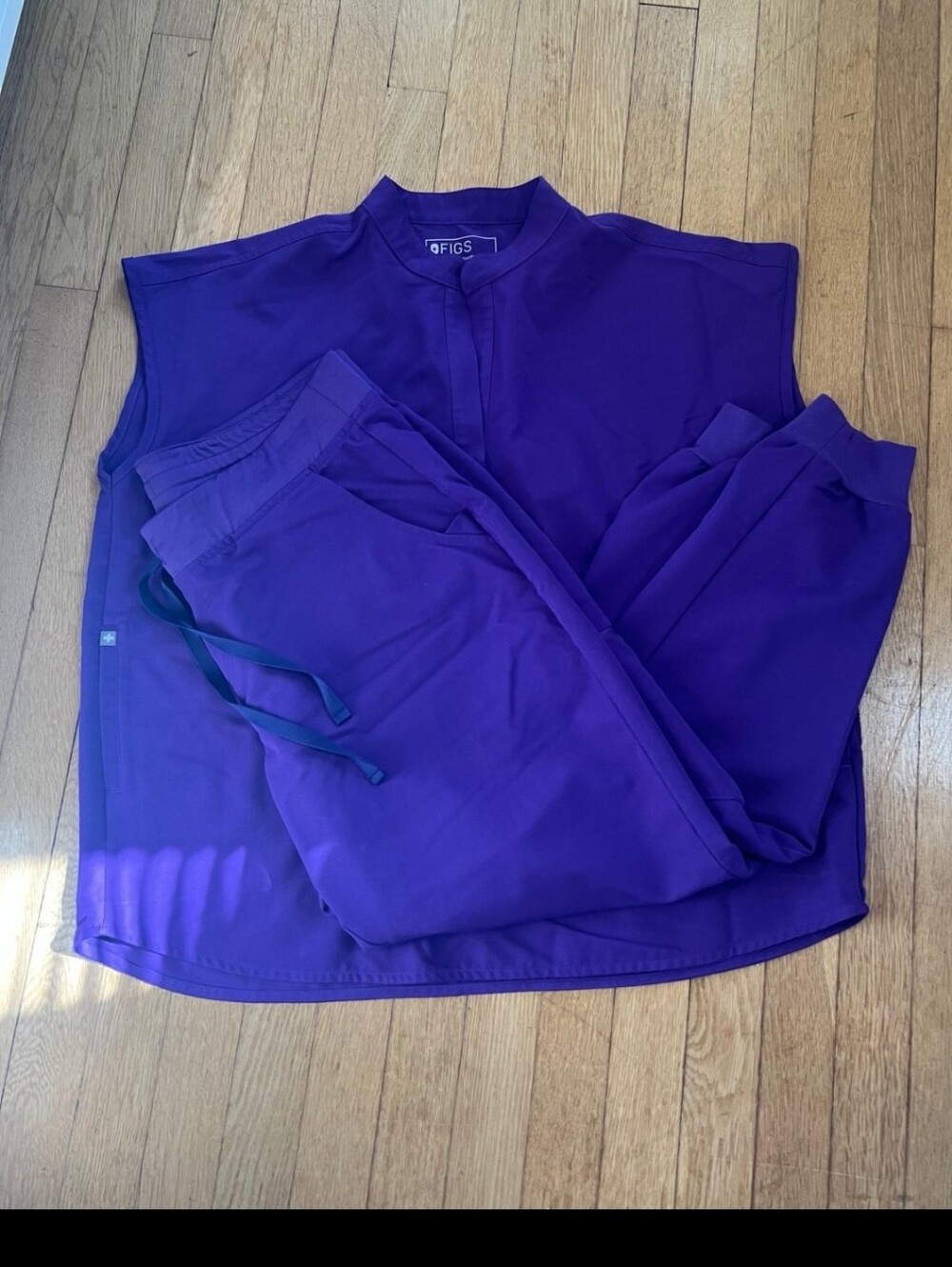 FIGS WOMENS Bright Purple Set